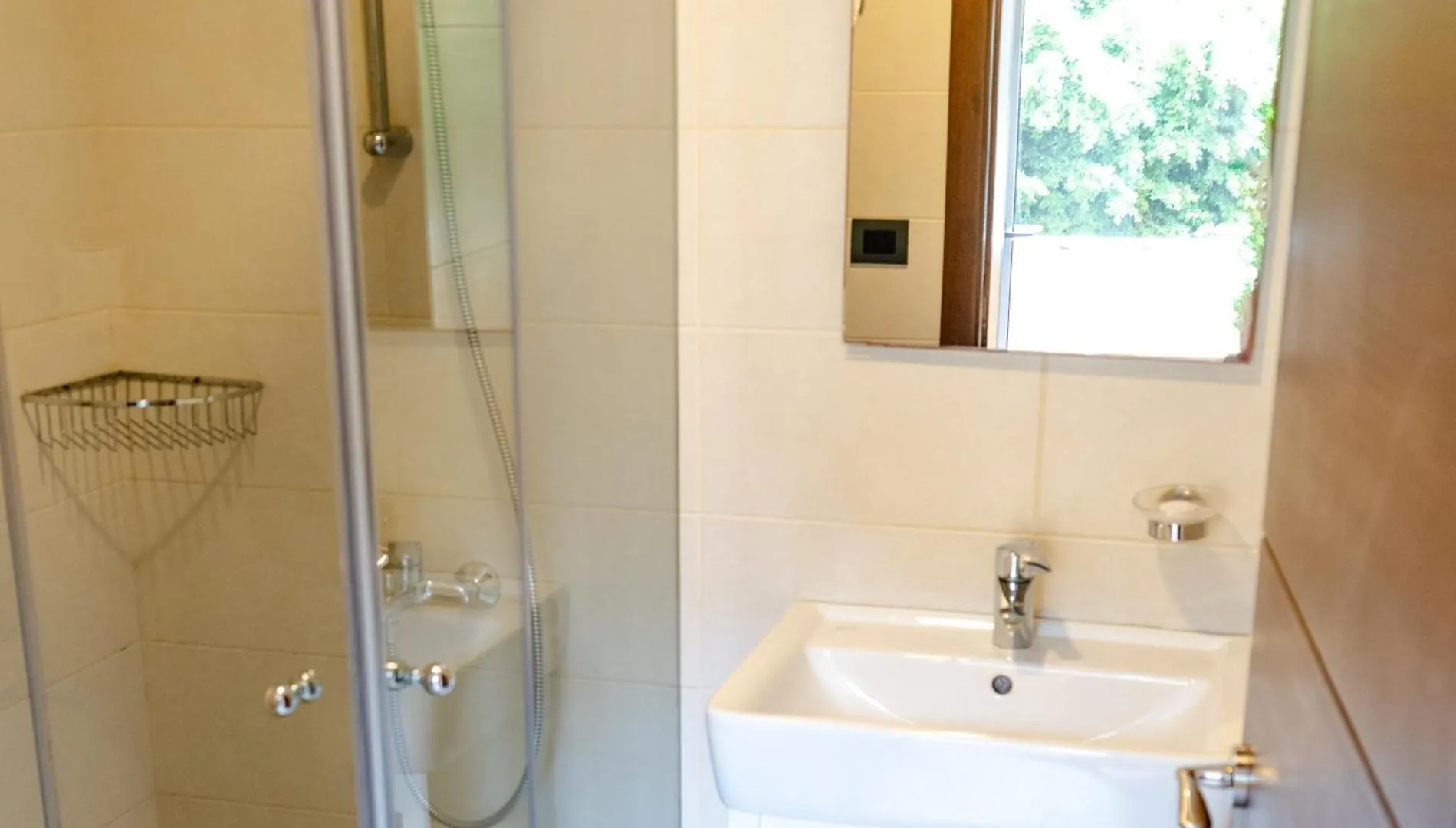 Britannia Suites Beirut 4*,  Lebanon