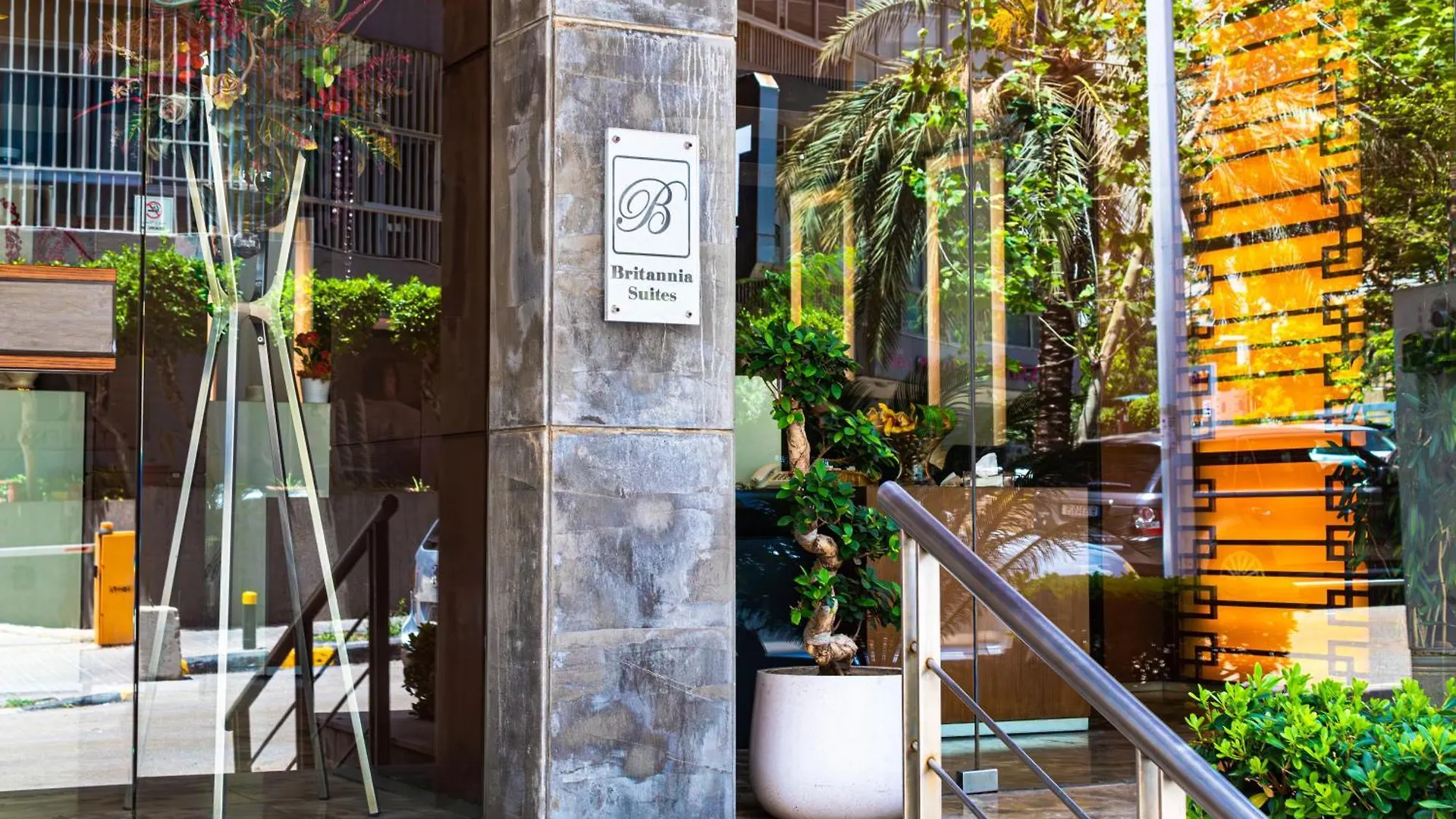 Britannia Suites Beirut 4*,