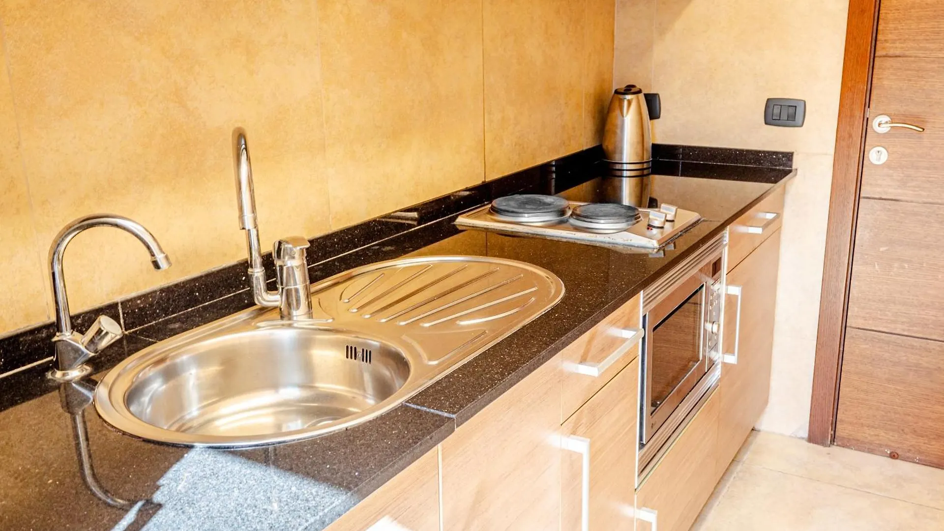 Aparthotel Britannia Suites Beirut