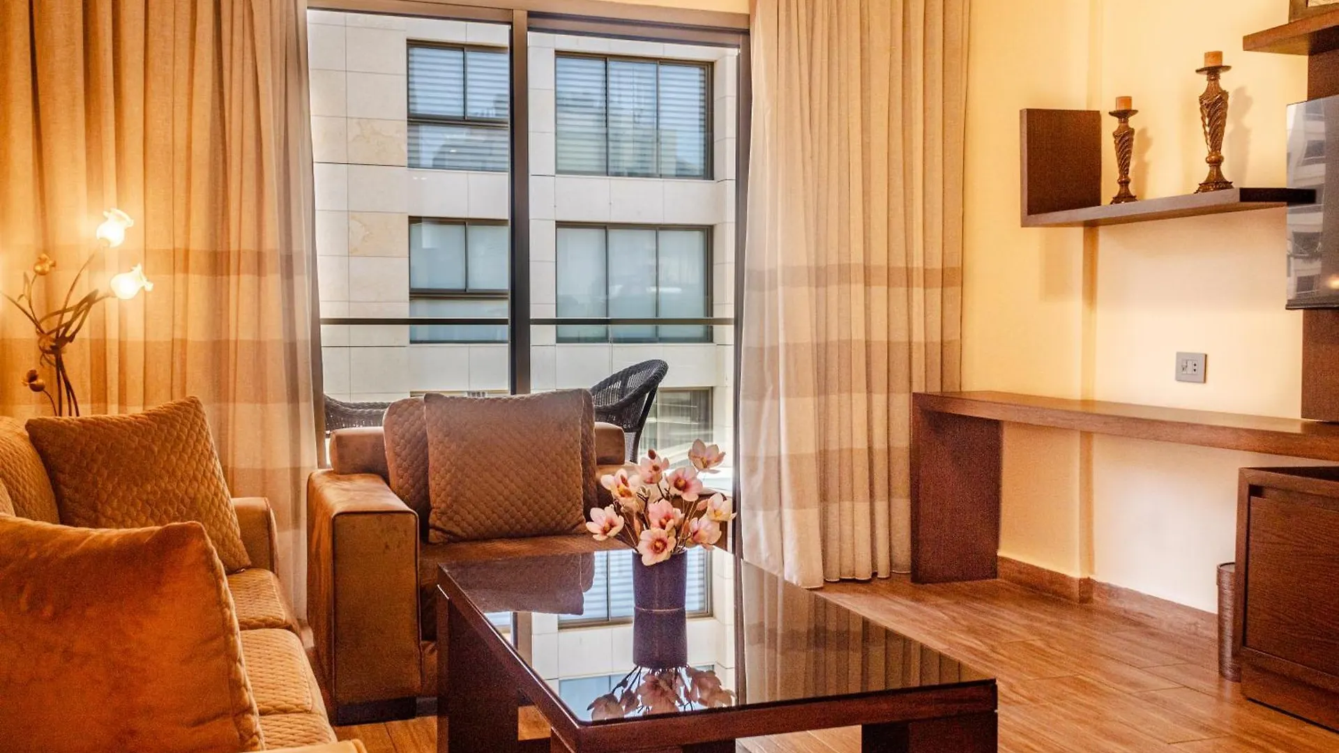 **** Aparthotel Britannia Suites Beirut Lebanon