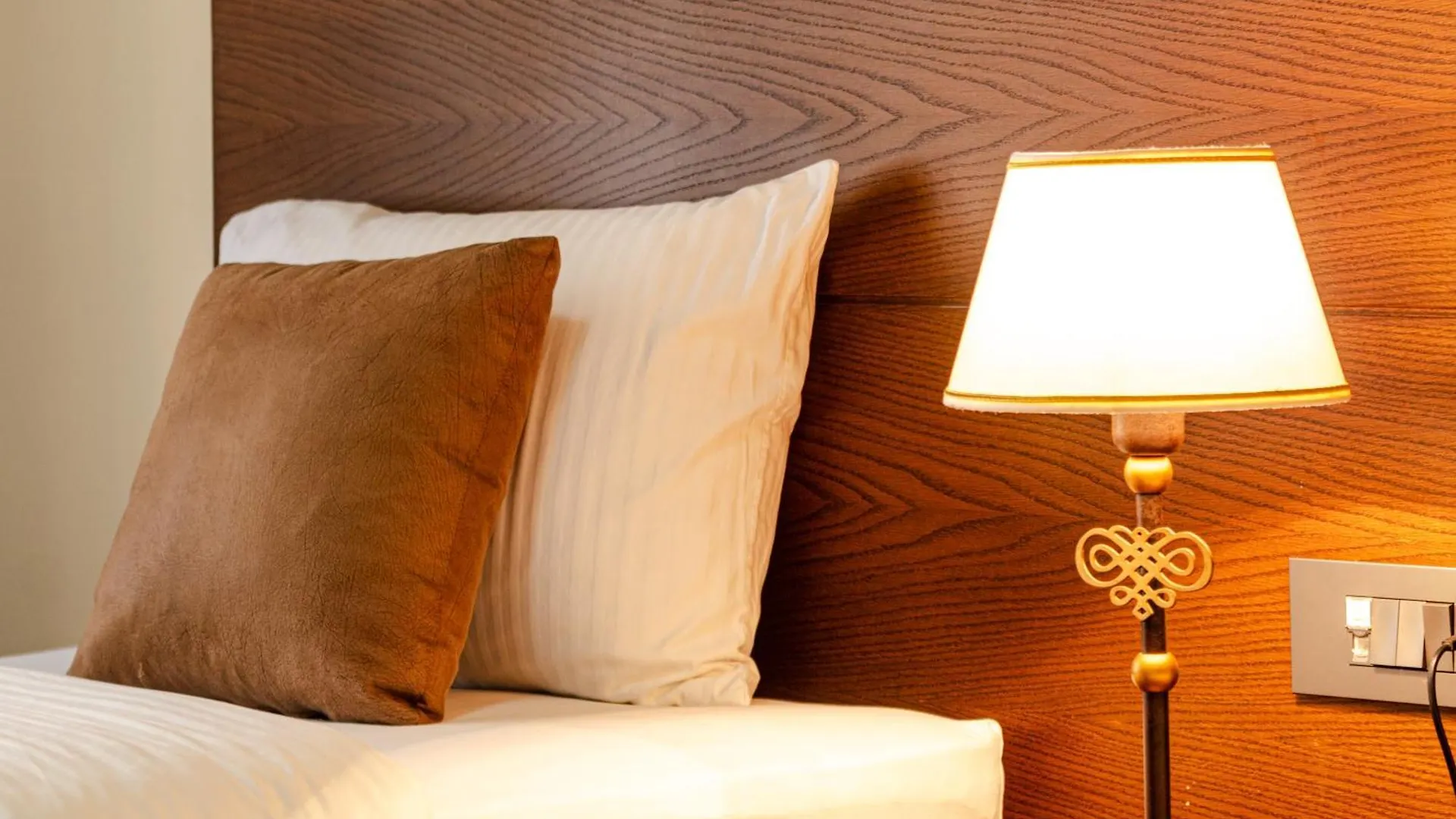 **** Aparthotel Britannia Suites Beirut Lebanon