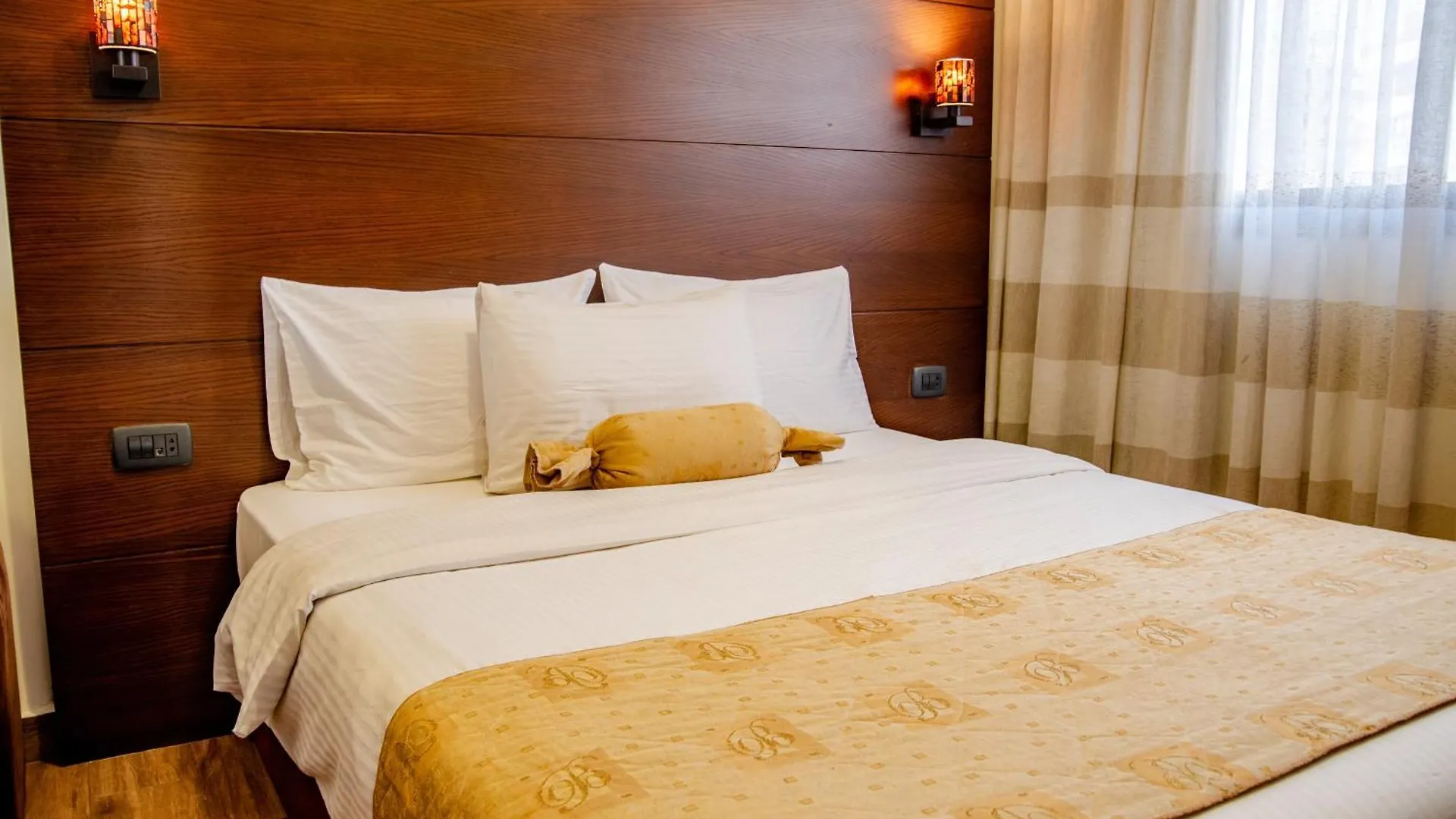 Britannia Suites Beirut 4*,