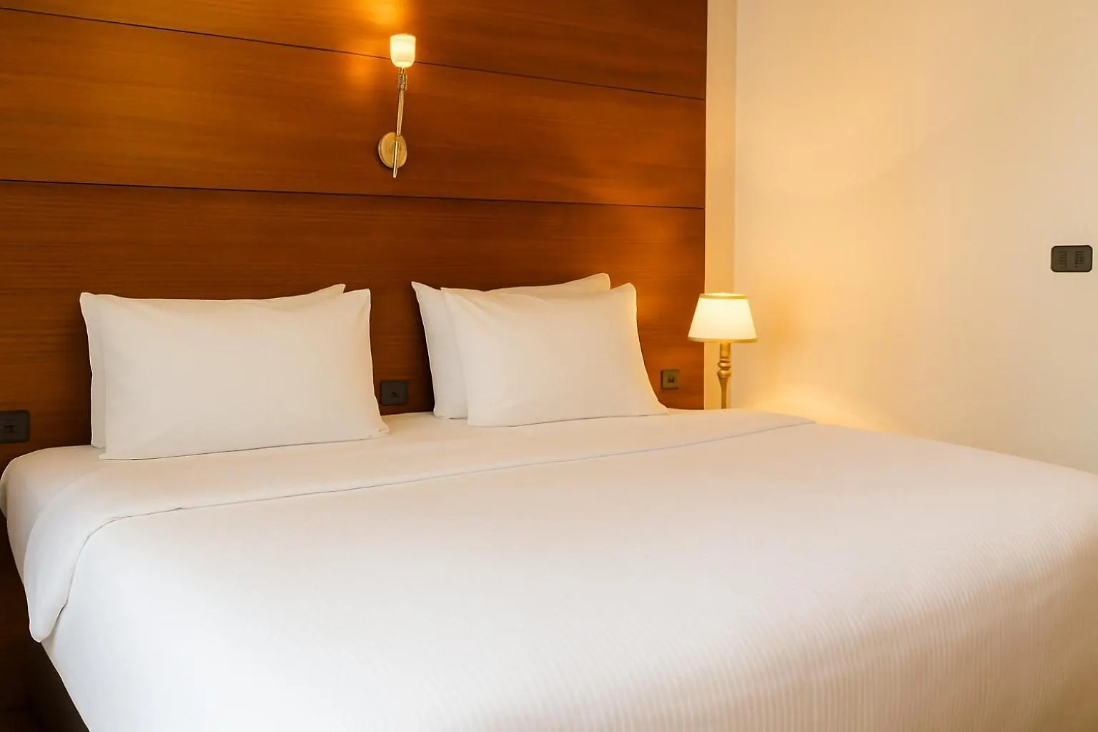 Britannia Suites Beirut 4*,