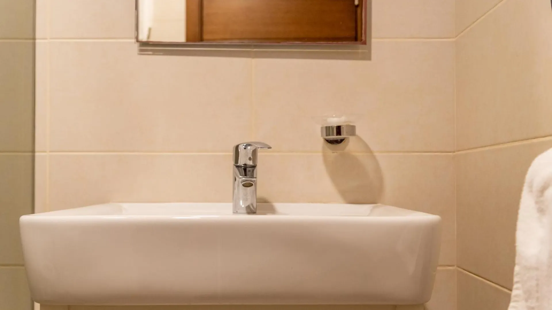 Aparthotel Britannia Suites Beirut